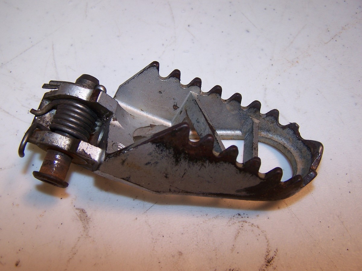 KAWASAKI KX80 KX85 KX100 RIGHT FRONT STEP FOOTPEG KX 80 85