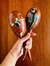 Traditionelle handbemalte Volkskunst Maracas aus Holz, Mallorca 60er Jahre