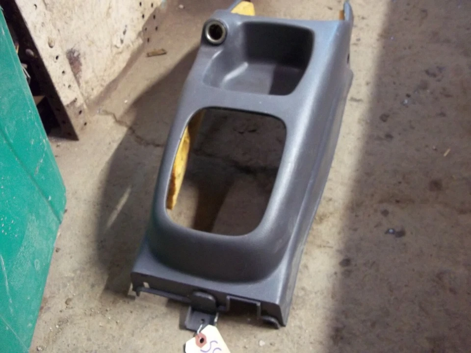 1998-2002 DAEWOO LANOS FRONT FLOOR CENTER CONSOLE SHIFTER BEZEL TRIM OEM - Image 2 of 4