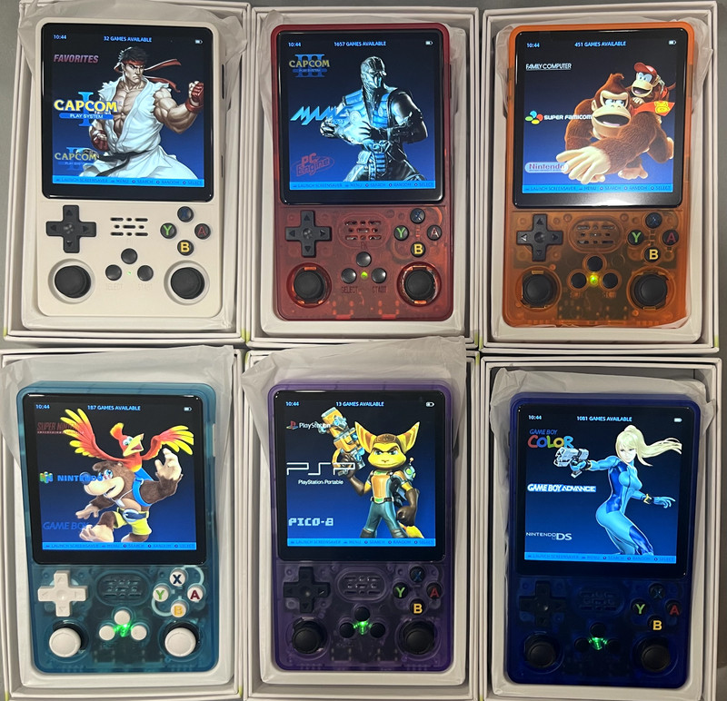 Retro Handheld Gaming Console - 4" Display (+10 Simulators)
