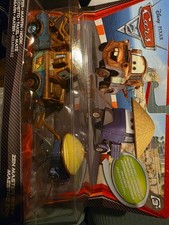 DISNEY PIXAR CARS 2 RACE TEAM MATER & ZEN MASTER PITTY EXCLUSIVE New & Sealed