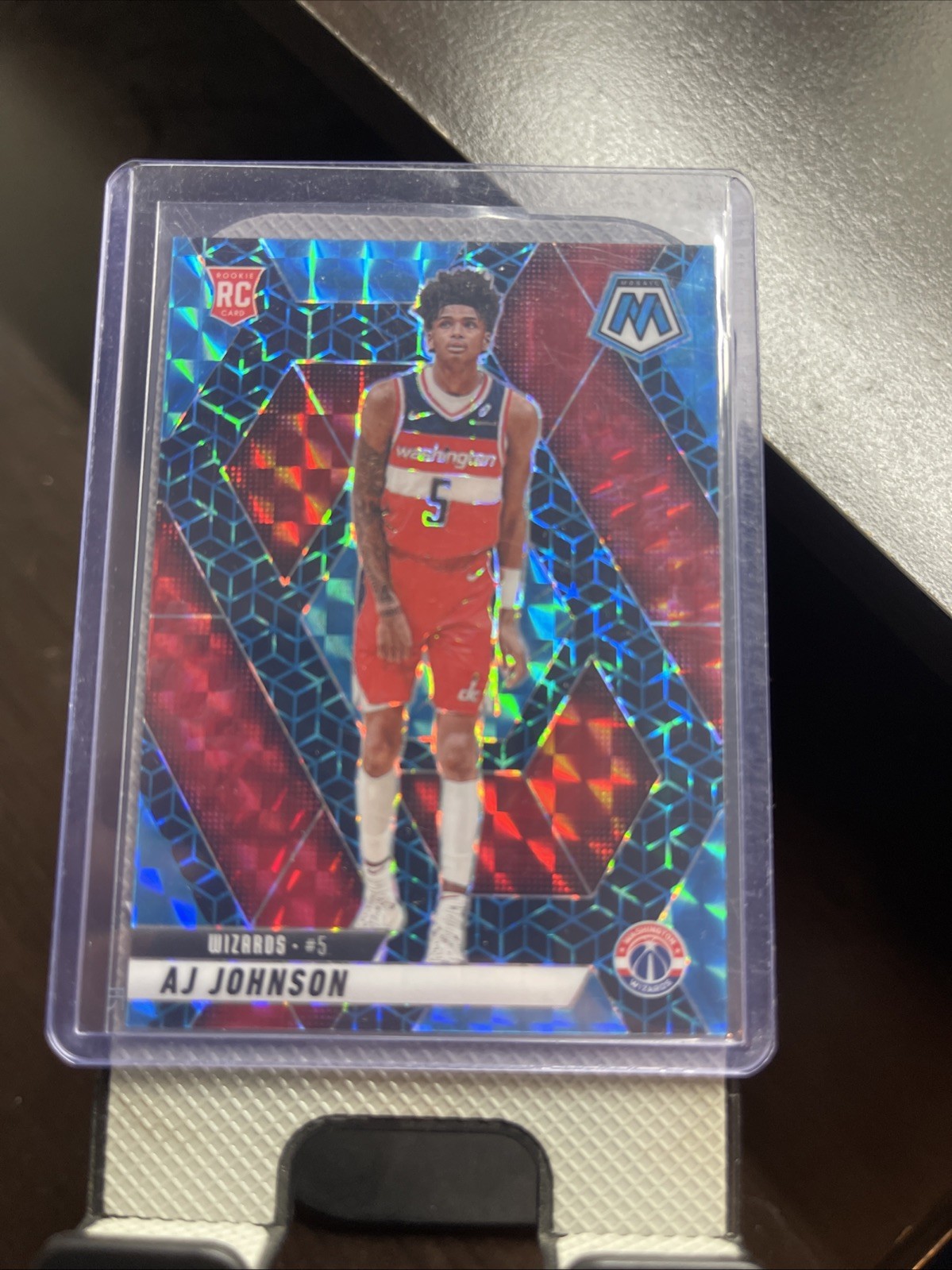 2024-25 Panini Mosaic - Rookies AJ Johnson #215 Spectris Blue Mosaic Prizm /25  