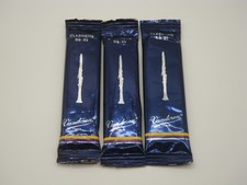 VANDOREN TRADITIONAL BLUE BOX Bb CLARINET REEDS - 3 PACK - 3  1/2 STRENGTH 3.5