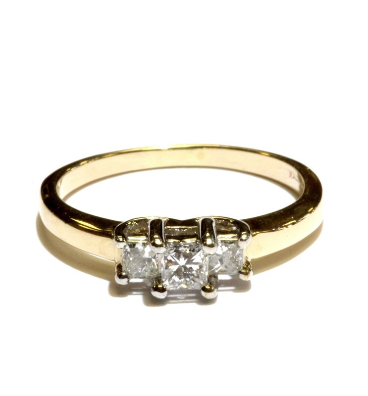 14k yellow white gold .50ct SI2 H 3 stone princess diamond engagement ring 3.6g