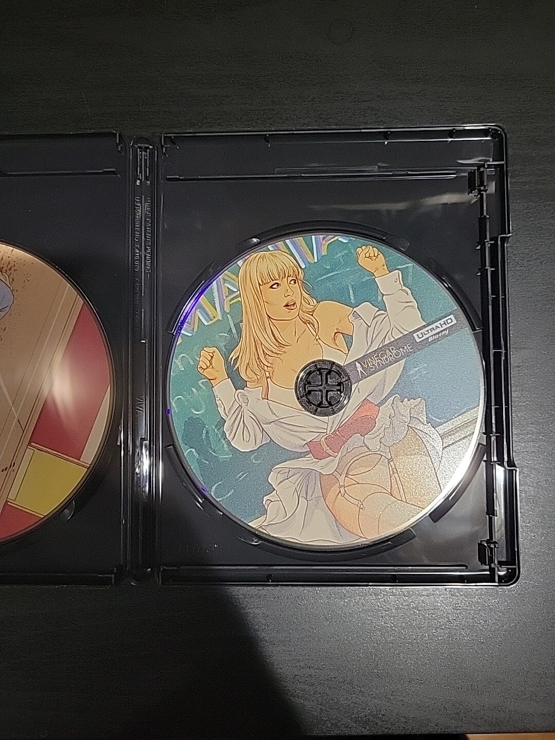 Invisible Maniac (Ultra HD + Bluray, 1990) Vinegar Syndrome Adam