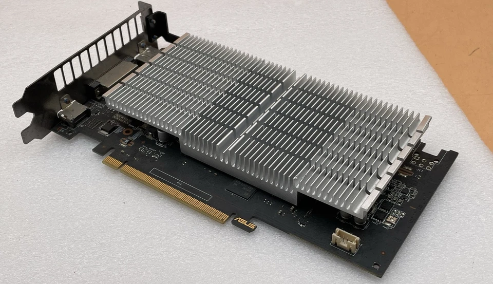 Asus GeForce GTX 950 2GB  Graphics Video Card HDMI DisplayPort DVI Gaming - Image 3 of 4