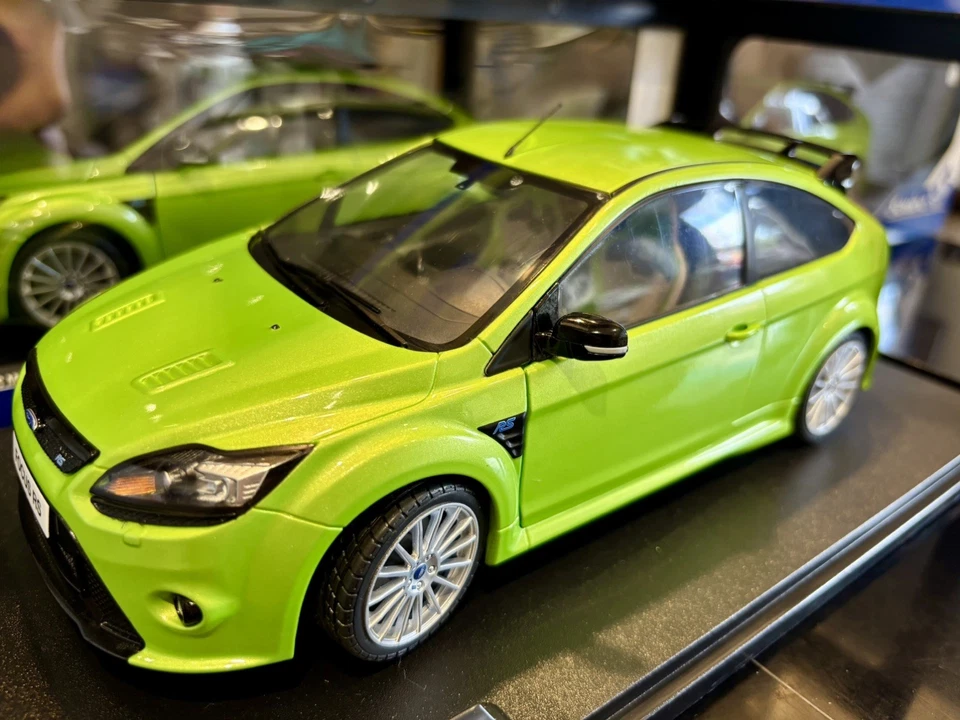 1/18 scale SOLIDO FORD Focus RS MK2 RS ultimate green - Image 3 of 4
