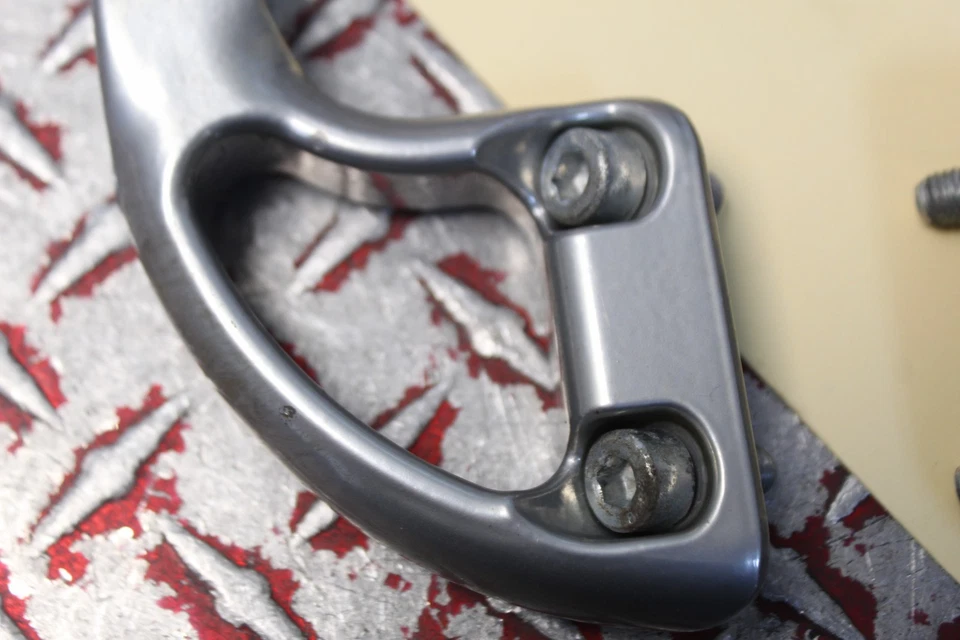 2006 HARLEY DAVIDSON V-ROD VROD LEFT & RIGHT REAR PASSENGER PEG MOUNTS VR28 - Image 4 of 4