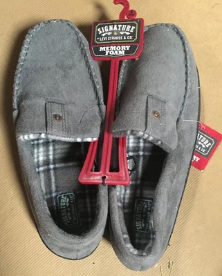 signature by levi's men's venetian moccasin slipper