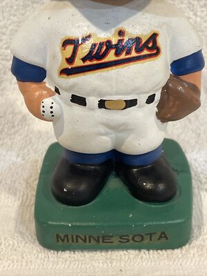 VINTAGE 1962-64 Minnesota Twins Green Base Bobblehead/Nodder