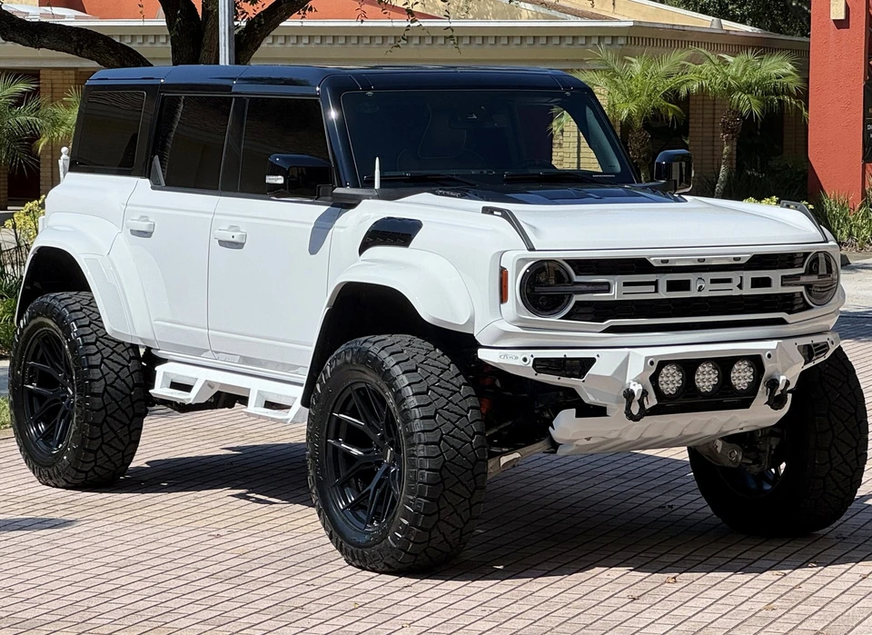 Ford Bronco Raptor 2025 equipamiento de lujo elevado personalizado Foto 4 de 4