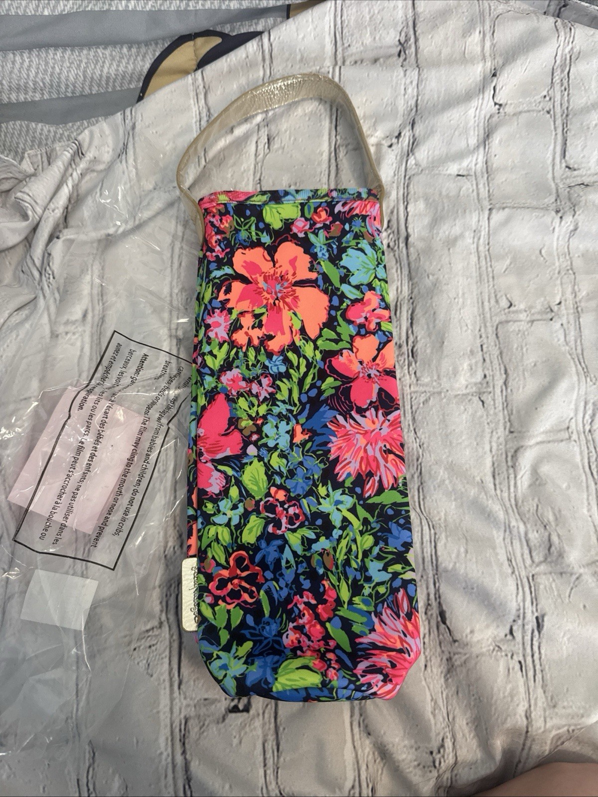 lilly pulitzer Festive Fantastic Wine Bottle Bag New In Pack With Handle