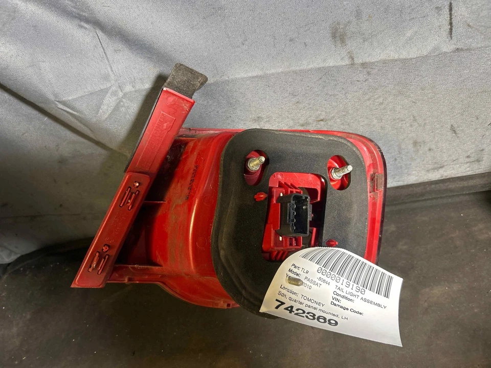 Fits 2008-2010 VW Passat Left Tail Light OEM:3C5945095J Foto 2 de 4