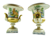 ANTICA COPPIA VASI A CRATERE PORCELLANA FRANCESE  VECCHIA PARIGI TESTE LEONE ORO