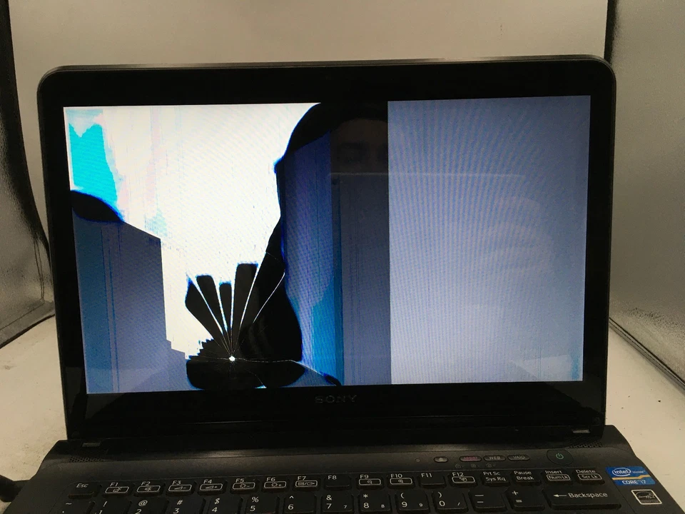 SONY VAIO SCE13AE13L - FOR PARTS/BAD LCD - INTEL I5 3RD GEN - 8GB RAM - READ -BB - Image 2 of 4