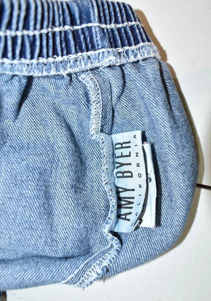 Shorts jeans azul borboletas Amy Byer tamanho 6 feminino - Imagem 4 de 4