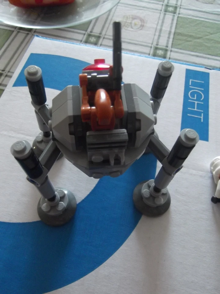 LEGO Star Wars 75077 Homing Spider Droid, foto 3 di 5