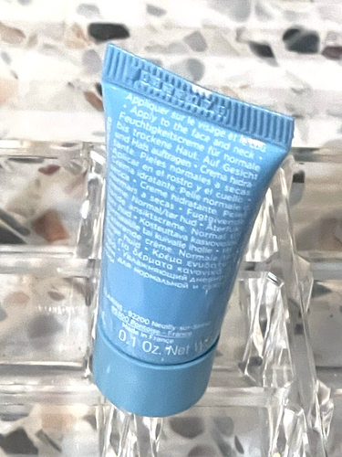 Clarins HYDRA ESSENTIEL Moisturizes & Quenches Silky Cream NEW SAMPLE TUBE BOXED - Picture 3 of 13