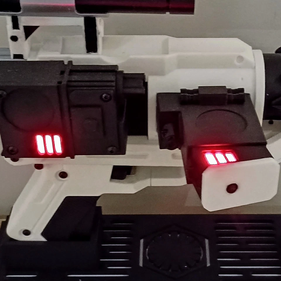 Impreso en 3D Star Wars Primer Orden F-11D Blaster Prop con Luces, Sonido y Modo FX Foto 2 de 4