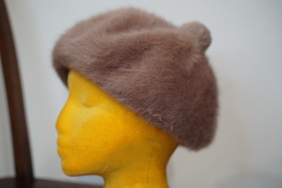 Vintage Kangol braune Pelzmütze Bommel weich fein Kunstfell flauschig süß Winter Baskenmütze