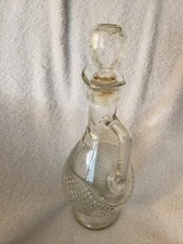Vintage Mogen David Clear Glass Wine Decanter marked MD 1976 W/ Matching Stopper