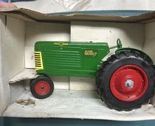 Spec-Cast Oliver Row Crop Tractor SUPER 77 w/Narrow Front 1/16 Diecast  - NEW!!!