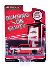 Chevrolet Silverado 2023 Quaker State 1:64 Scale Greenlight 41170F