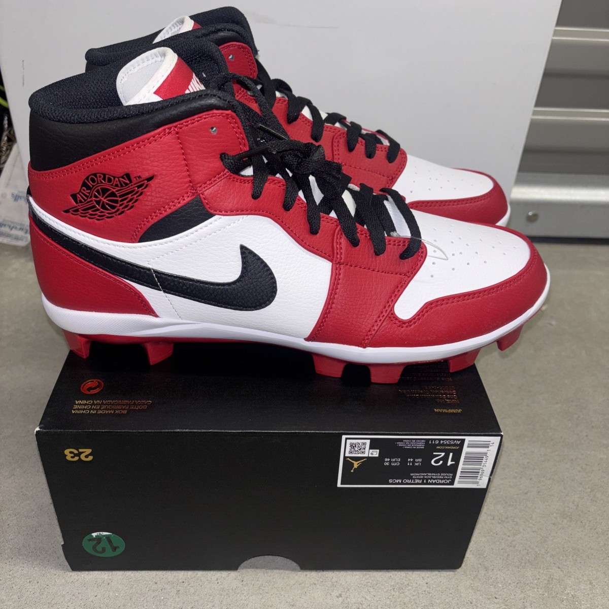 Nike Jordan 1 Retro MCS Chicago Cleats Black Red White  display picture 1