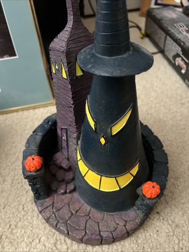 Hawthorne Village Nightmare Before Christmas - Conehead House - Black Light Ed - Foto 4 di 6