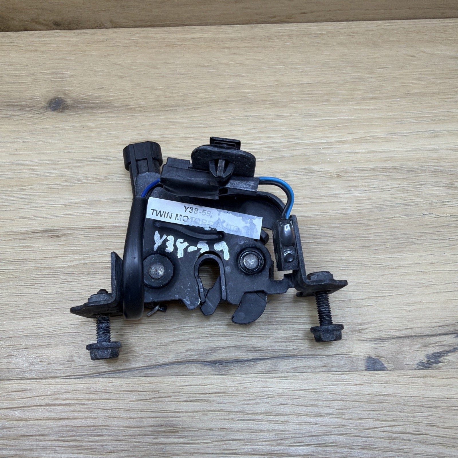 🟢🟢2014-2020 Maserati Ghibli  Right Front Hood  Latch Lock Catch🟢🟢