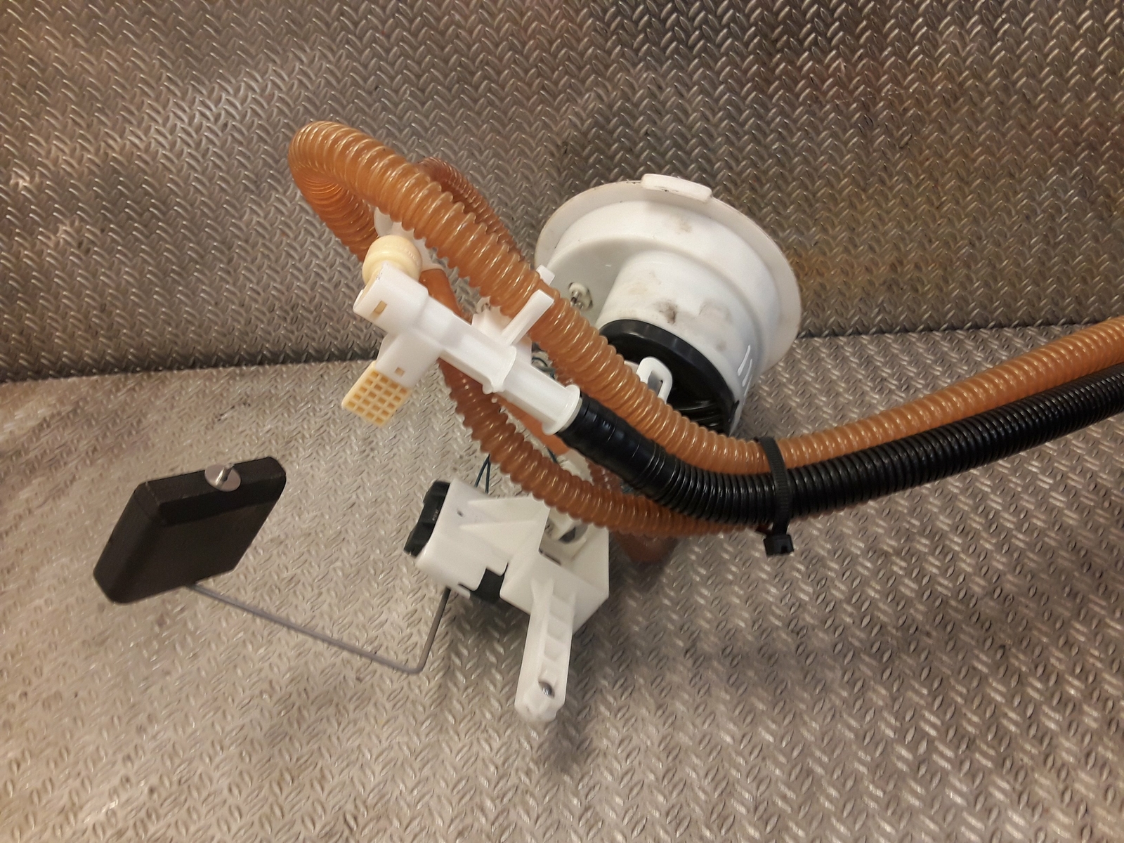 BMW E90 Sender Unit In Tank Fuel Pump 3 SERIES E90 2.0 Petrol 7162394