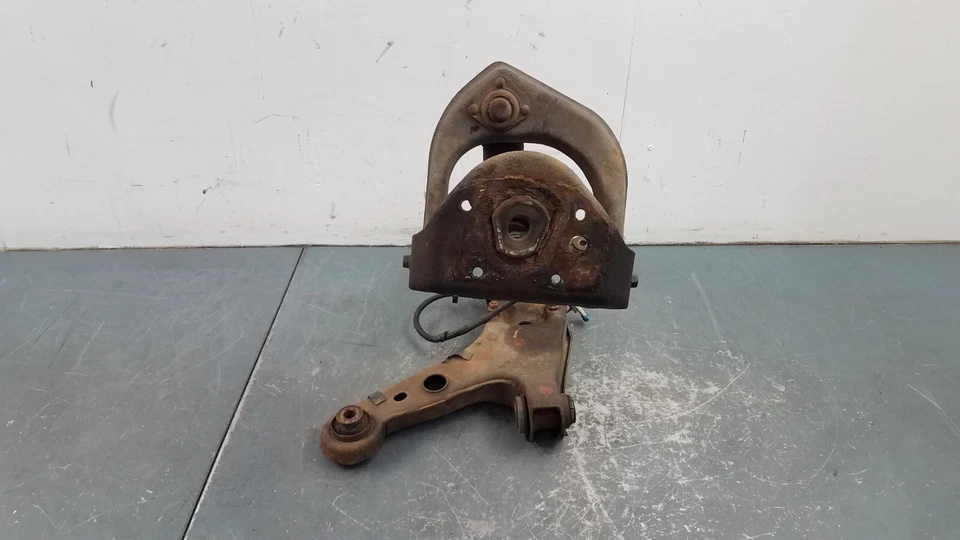 Pontiac 2001 transmisión automática buje delantero izquierdo brazos de control de nudillos #7310 Y6 Foto 4 de 4