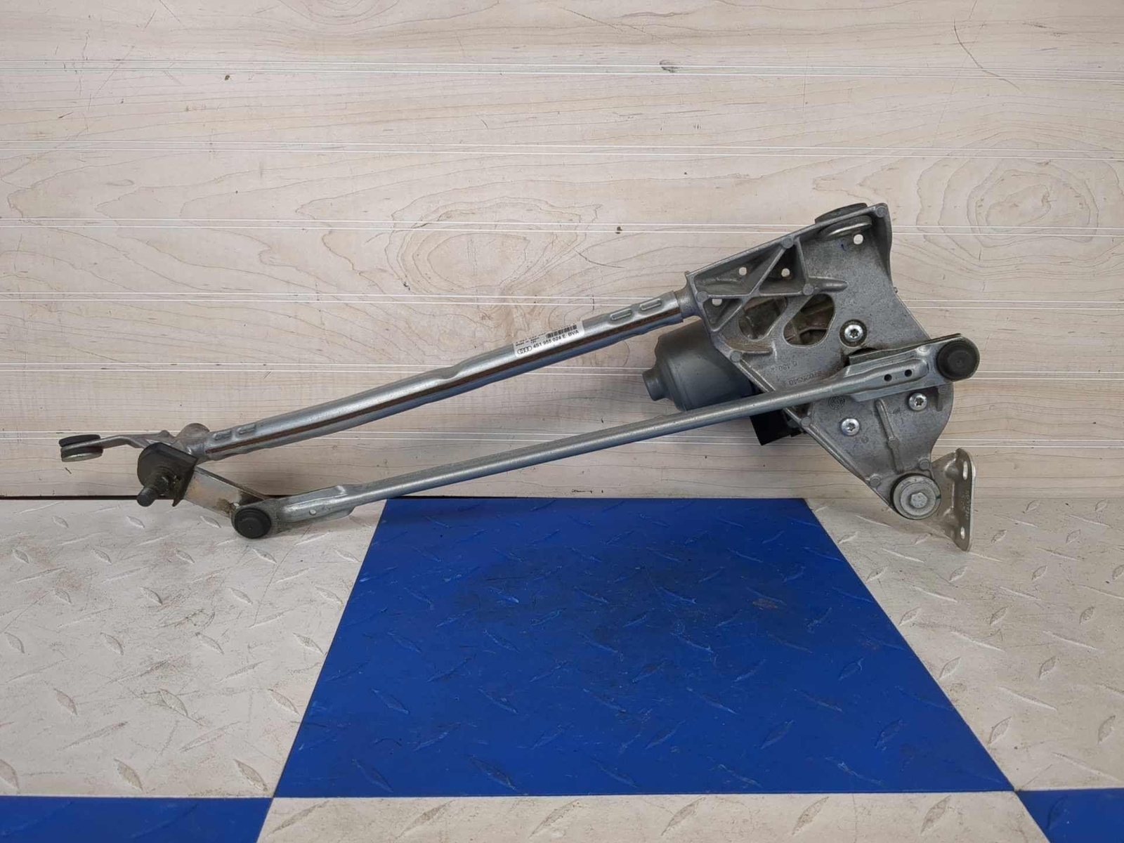 2017-2023 Audi R8 - OEM Right Front Wiper Motor & Linkage Assembly 4S1955119E