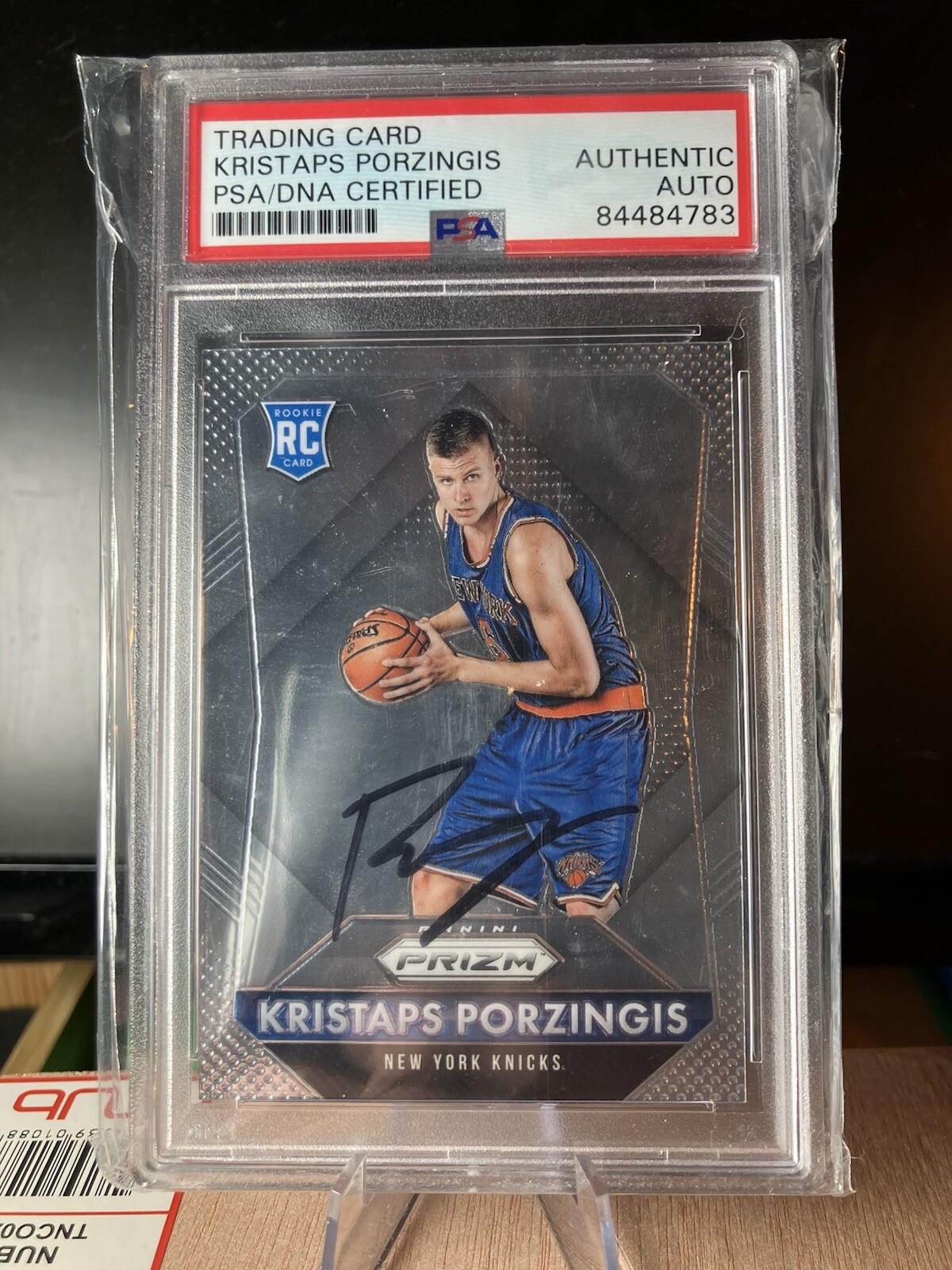 2015-16 Panini Prizm Kristaps Porzingis ROOKIE ON CARD AUTO