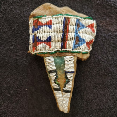 #ad Atq NA Glass Bead Apache Tomahawk Sheath 1800s Sinew Sewn W *Artifact Provenance $1050.00