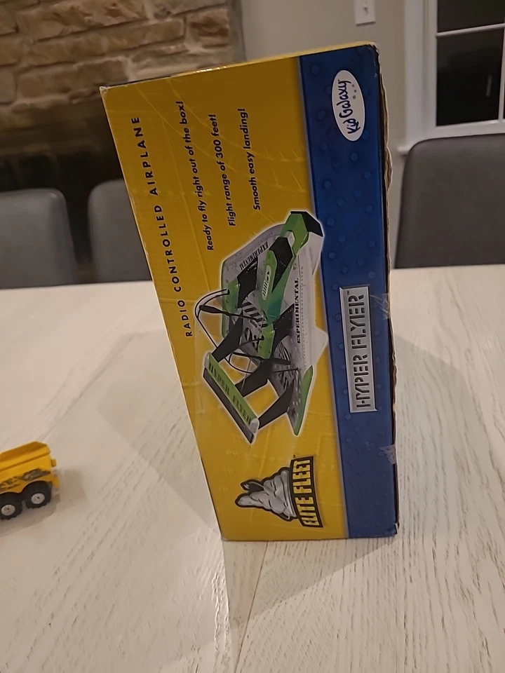 Hyper Flyer Radio Controlled Airplane - Image 4 of 4