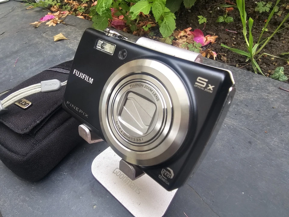 Fujifilm Digital Camera FinePix F100fd 12.0MP Black Tested, photo 3 of 5