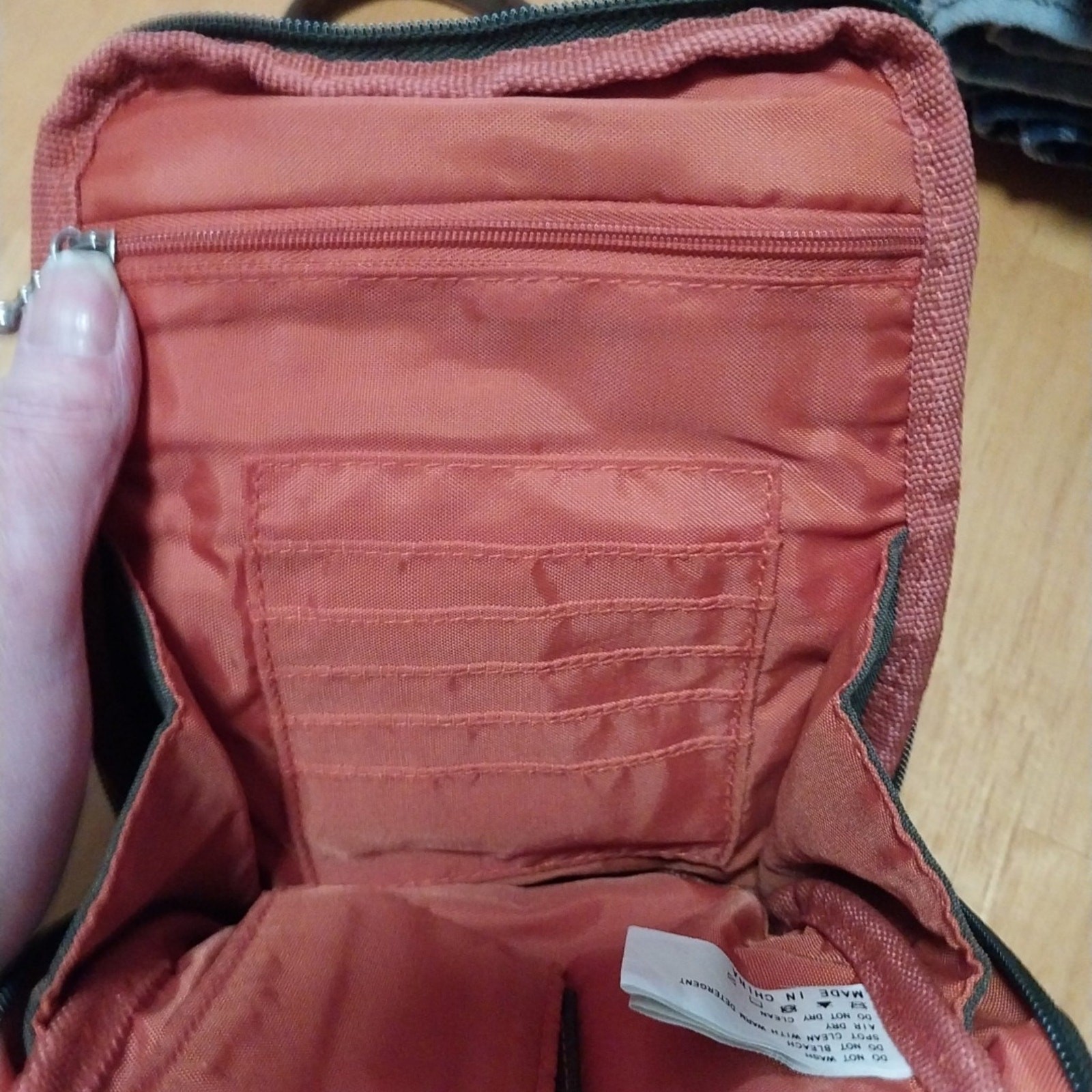 Baggallini Crossbody - image 4