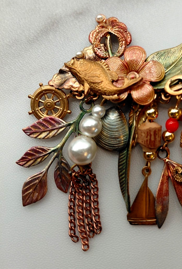 Vtg Assemblage Brooch Multi Charm Dangle Multi To… - image 7