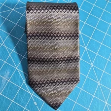 Bergamo New York Handmade Tie 100% Silk Geometric Pattern Brown Gold 3.75”