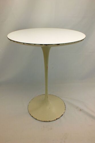 Vtg Eero Saarinen Tulip End Side Table 16 Inch Round White Top Early Knoll MCM