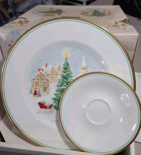 Mikasa Bone China Merry Christmas Plate, Cup & Saucer In Original Box - Picture 6 of 12