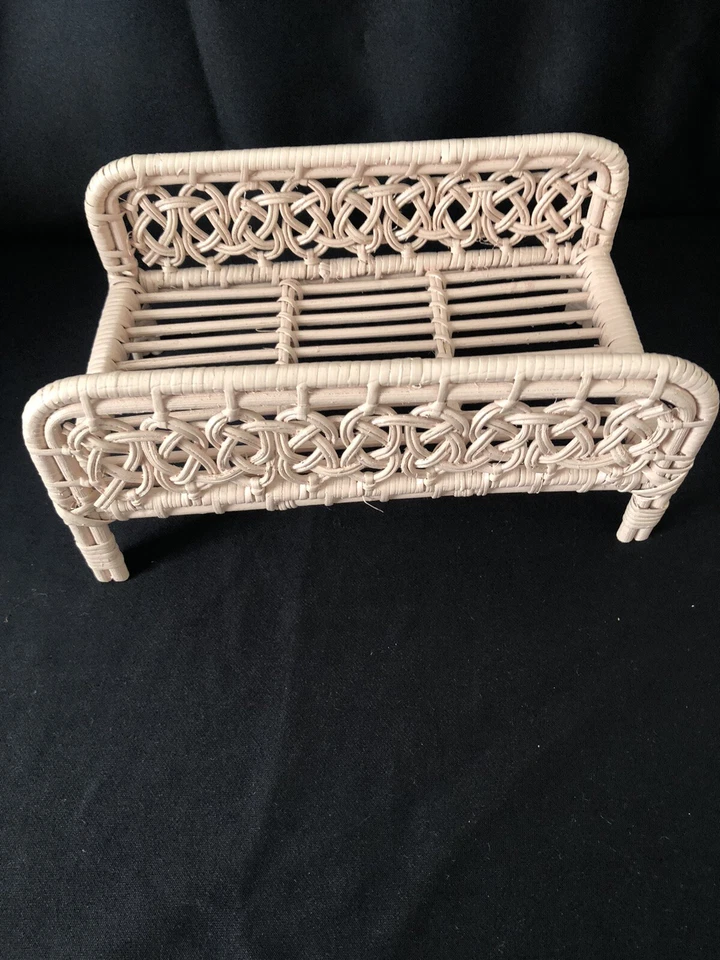 Vintage Pink Tissue Box Holder Cover Plastic &  Bamboo Hand Towel Holder C1 - Image 2 of 4