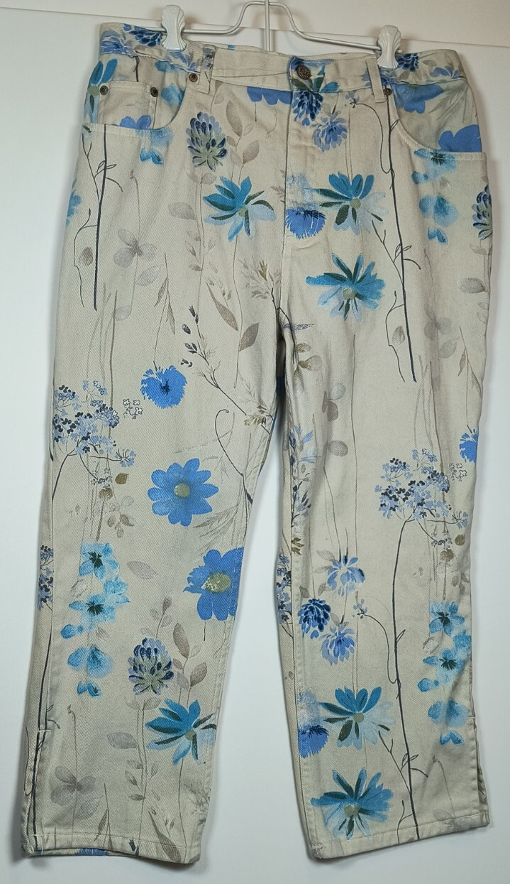 Bill Blass Women's Crop Capri Jeans Flowered Print 100% Cotton Size 12