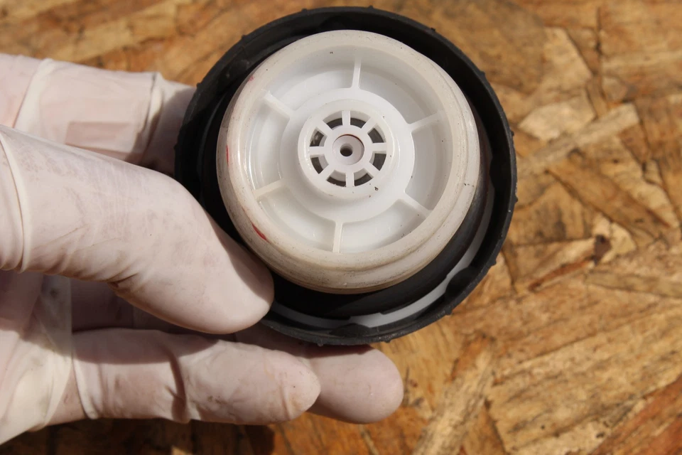 2001 - 2003 年 ACURA MDX 燃气盖 R3047 — 第 3/4 张图片