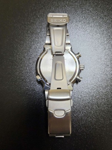 Seiko Prospex SBDM003 Gray Dial Titanium Radio-Controlled Solar Men's Watch - Picture 6 of 7