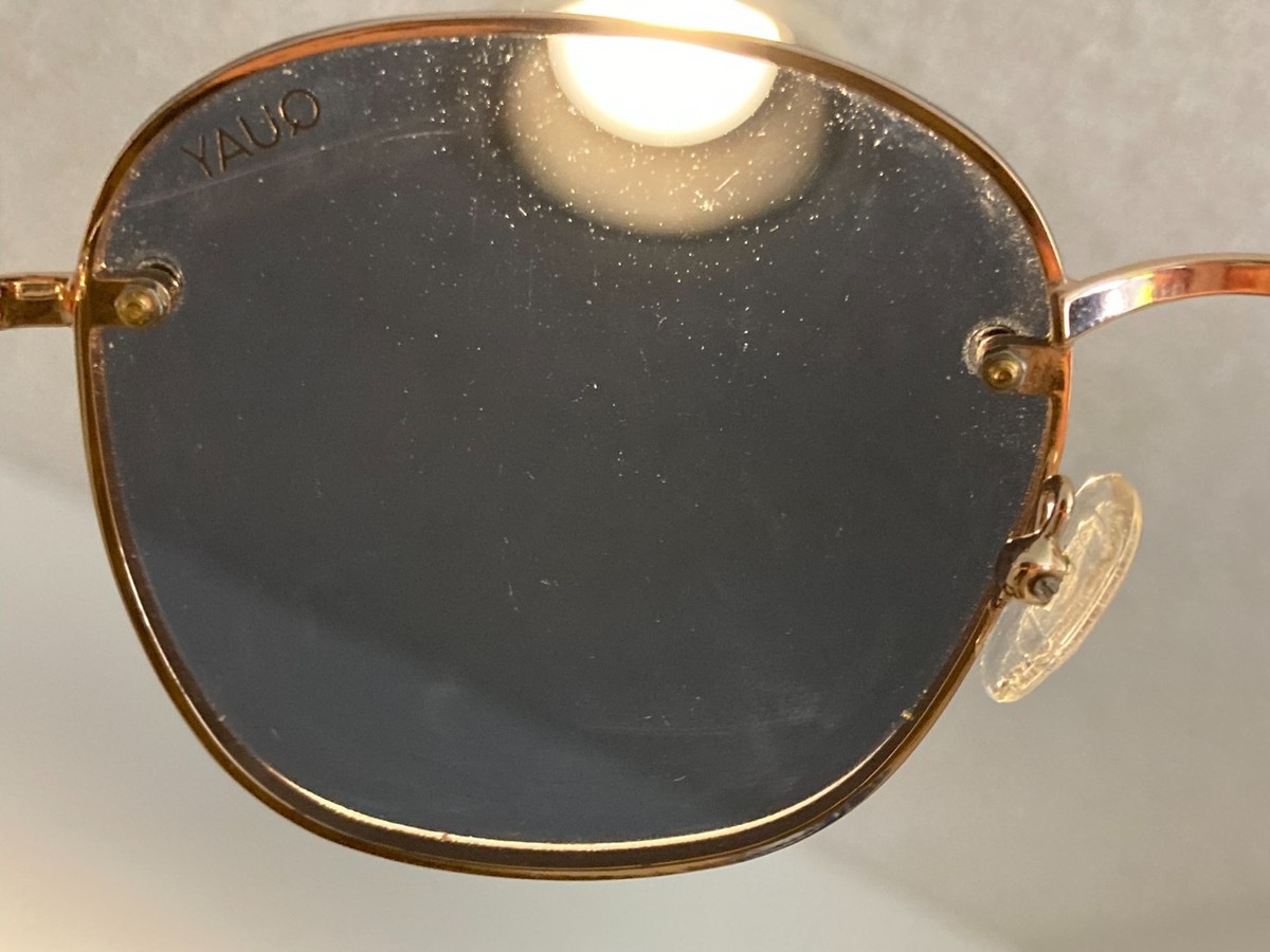 Quay Australia Jezabell Gold Round Sunglasses‎ Quay Jezabell Sunglasses - Gold/Smoke – The English Rose  main image 3