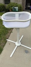 Halo Bassinest Swivel Sleeper Bedside Bassinet Removable Bed