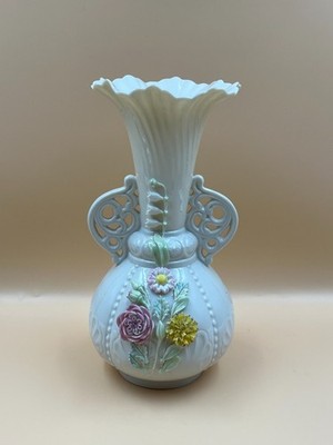 Schöne Belleek Vase, um 1980-1993. 22,5 cm hoch.
