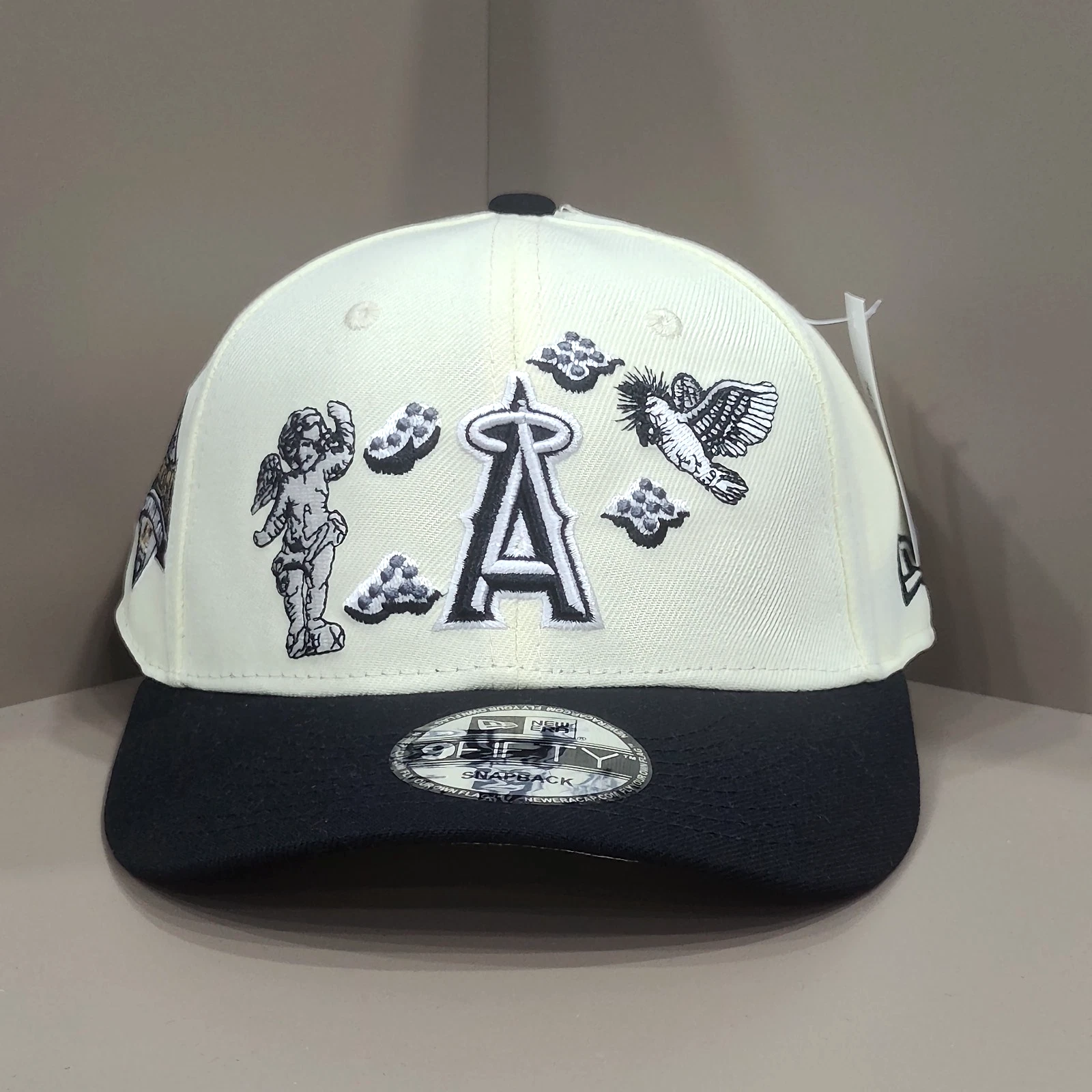 Los Angeles Angels Outdoor Casual Beige Baseball Cap with Angels Embroidery
Opens in a new window or